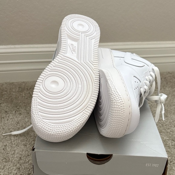 Brand New Stylish White Nike Sneakers- Women's - Picture 5 of 7